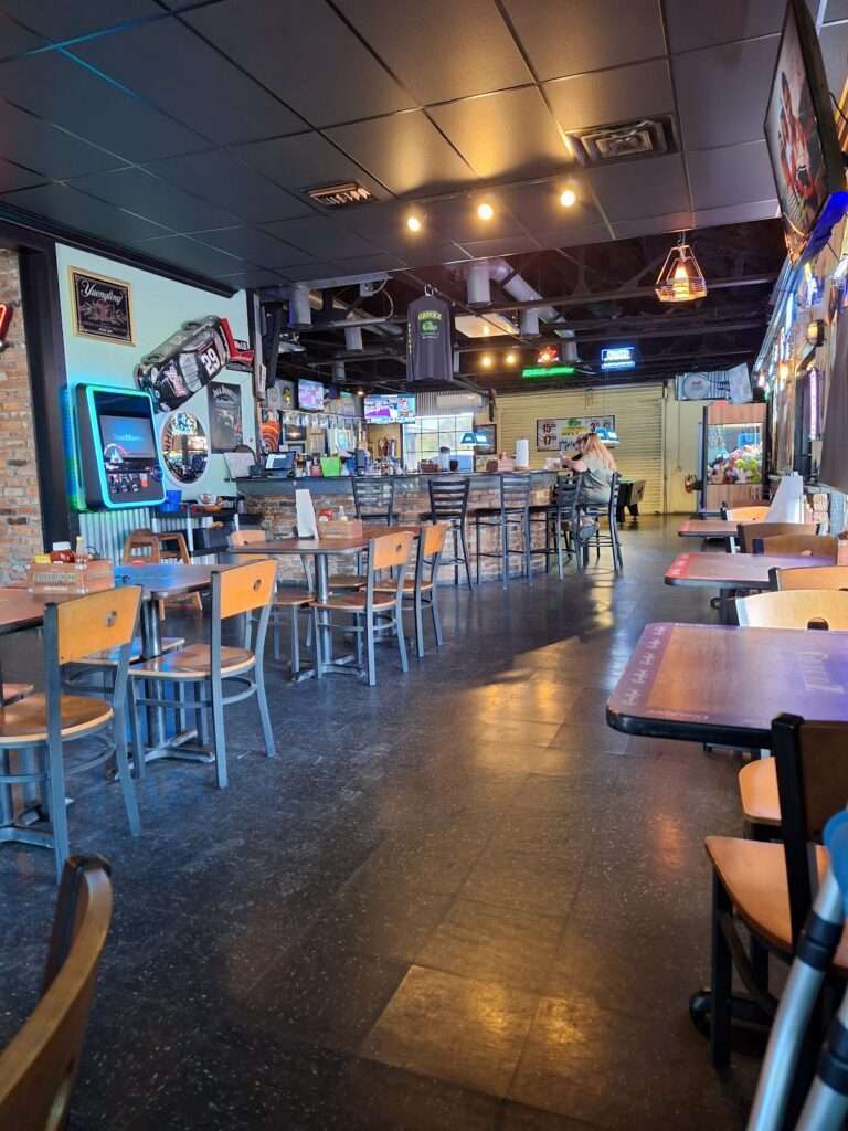 Downtown Gatorz Bar And Grill photo 6